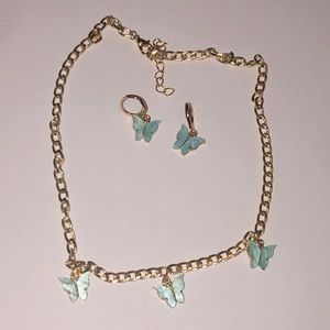 Necklace and earring set!